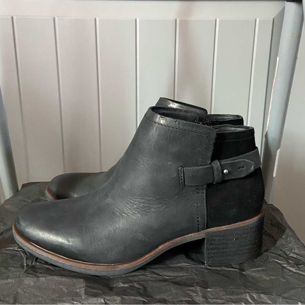 NIB Korks Sonya Distressed Leather Boot - Picture 3 of 10